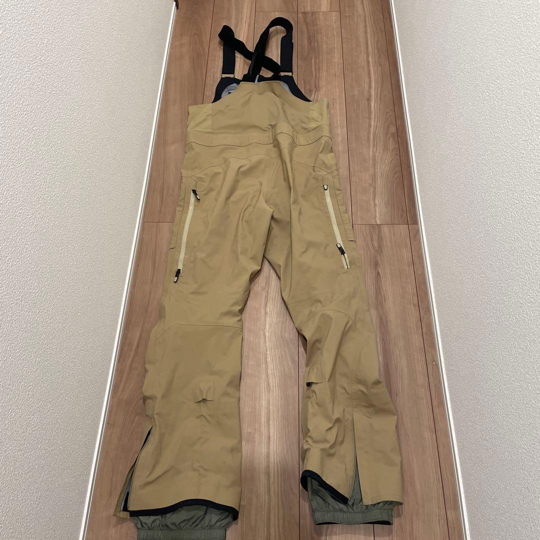 Burton AK ビブパンツ　S サイズ