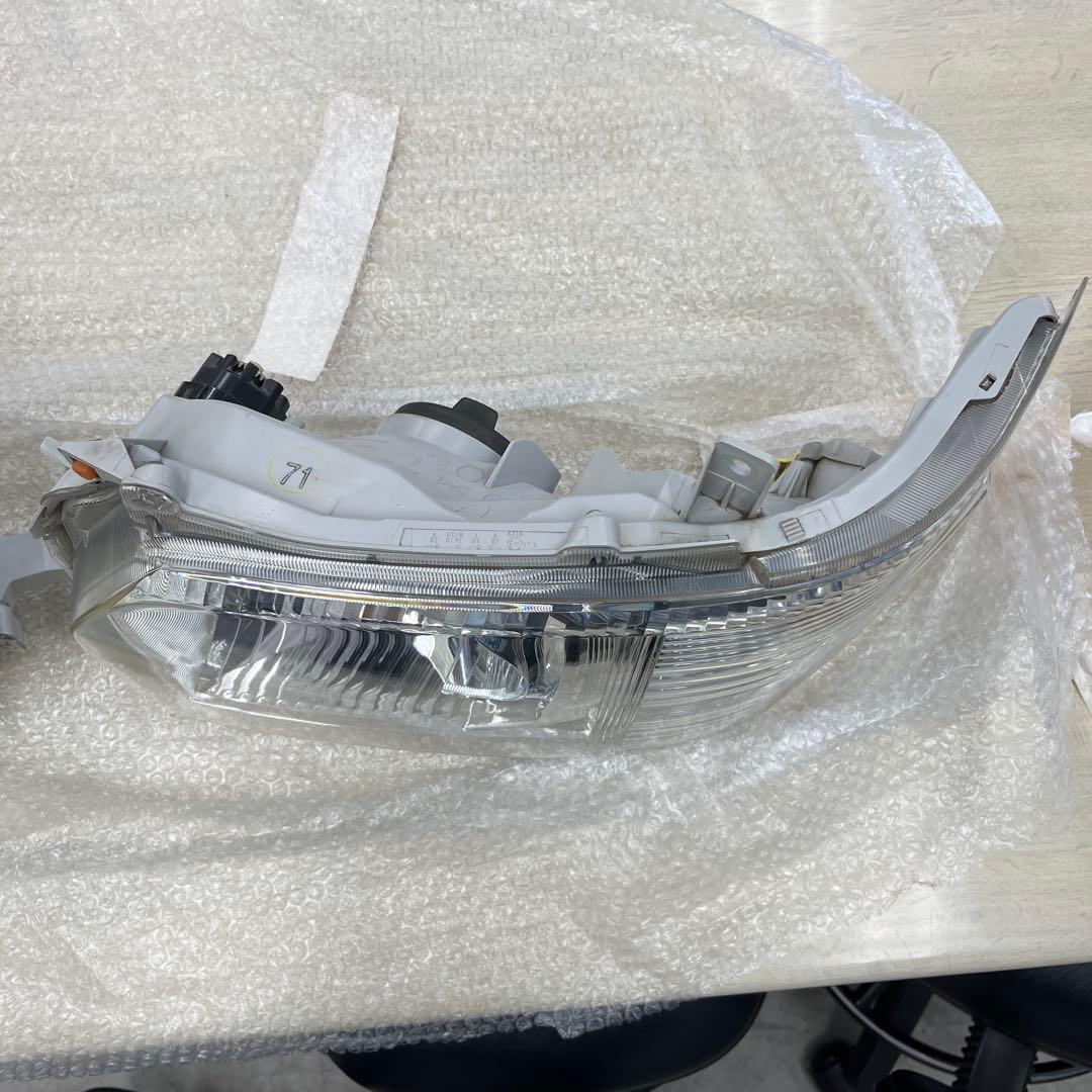 ハイエース200系 純正ヘッドライト 2個セット KOITO 26-131