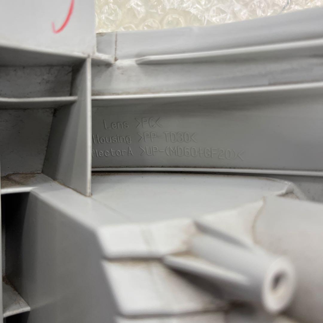 ハイエース200系 純正ヘッドライト 2個セット KOITO 26-131