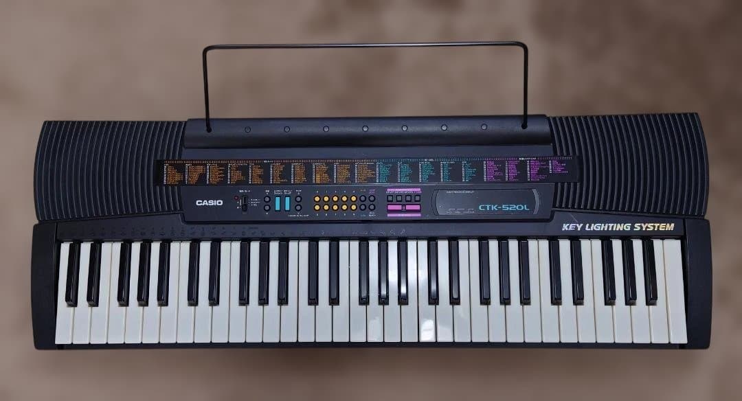 CASIO カシオ CTK-520L 光ナビゲーションキーボード