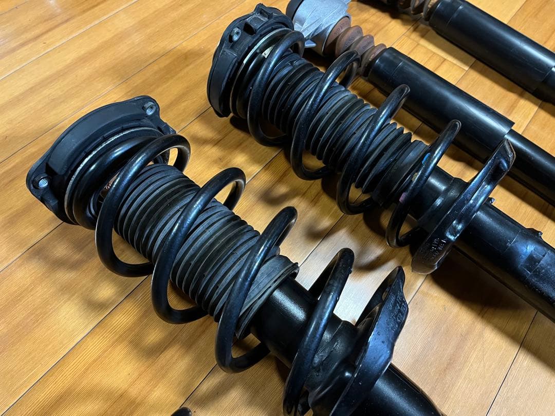 limeさま専用 VW ゴルフ6 1KCAV サスペンション ダストカバーセット