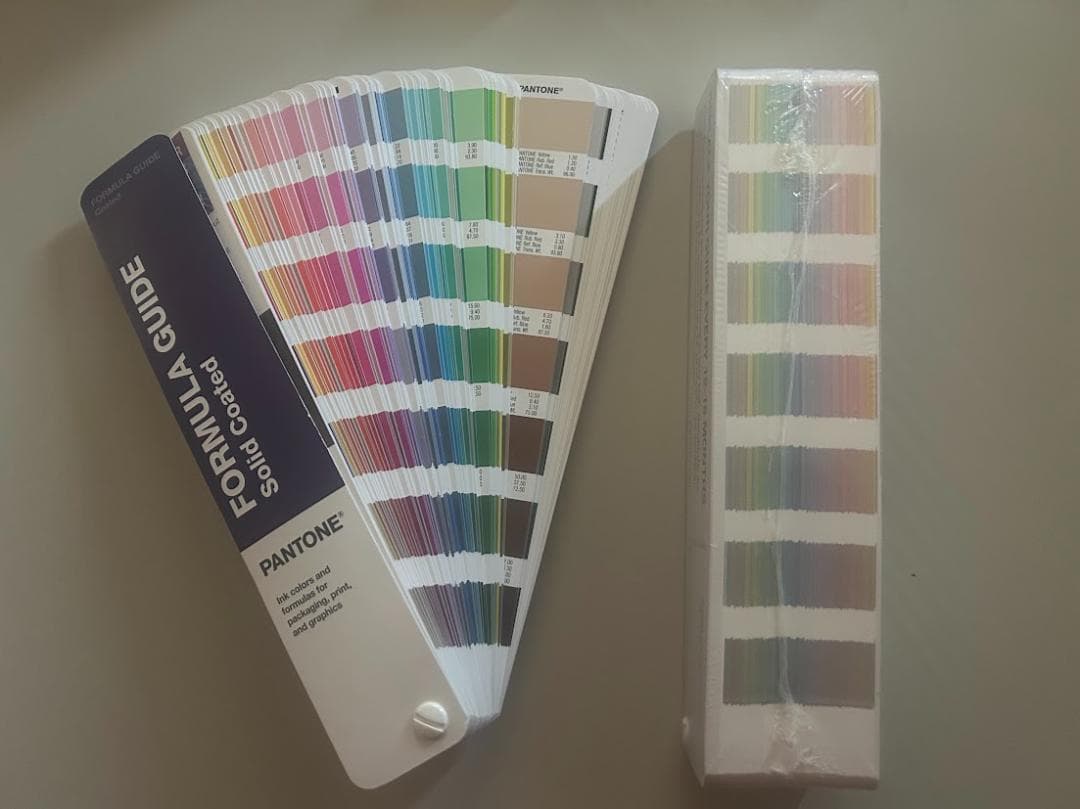 PANTONE Formula Guide 2冊セット