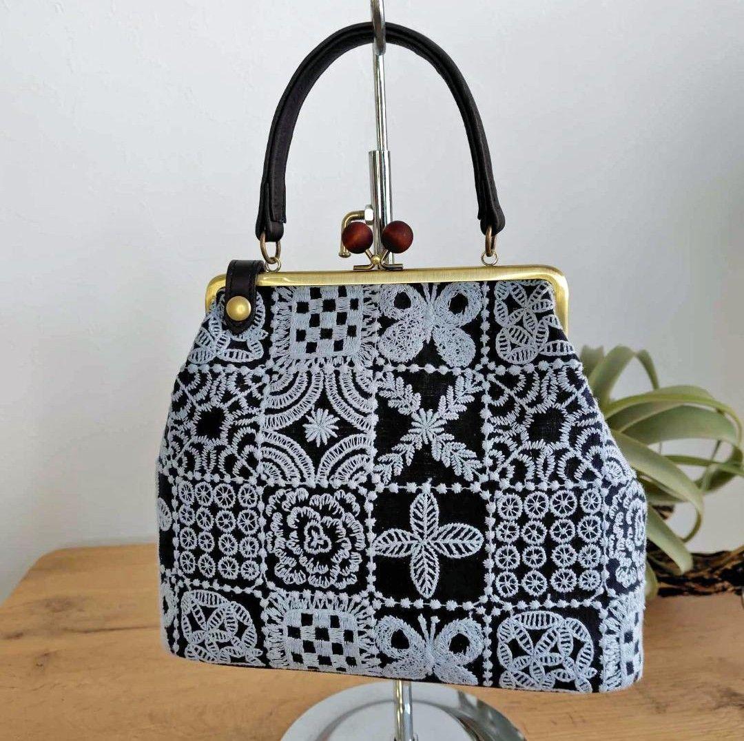 【専用】/フォレストタイルグレイ/木玉がま口革ブラック