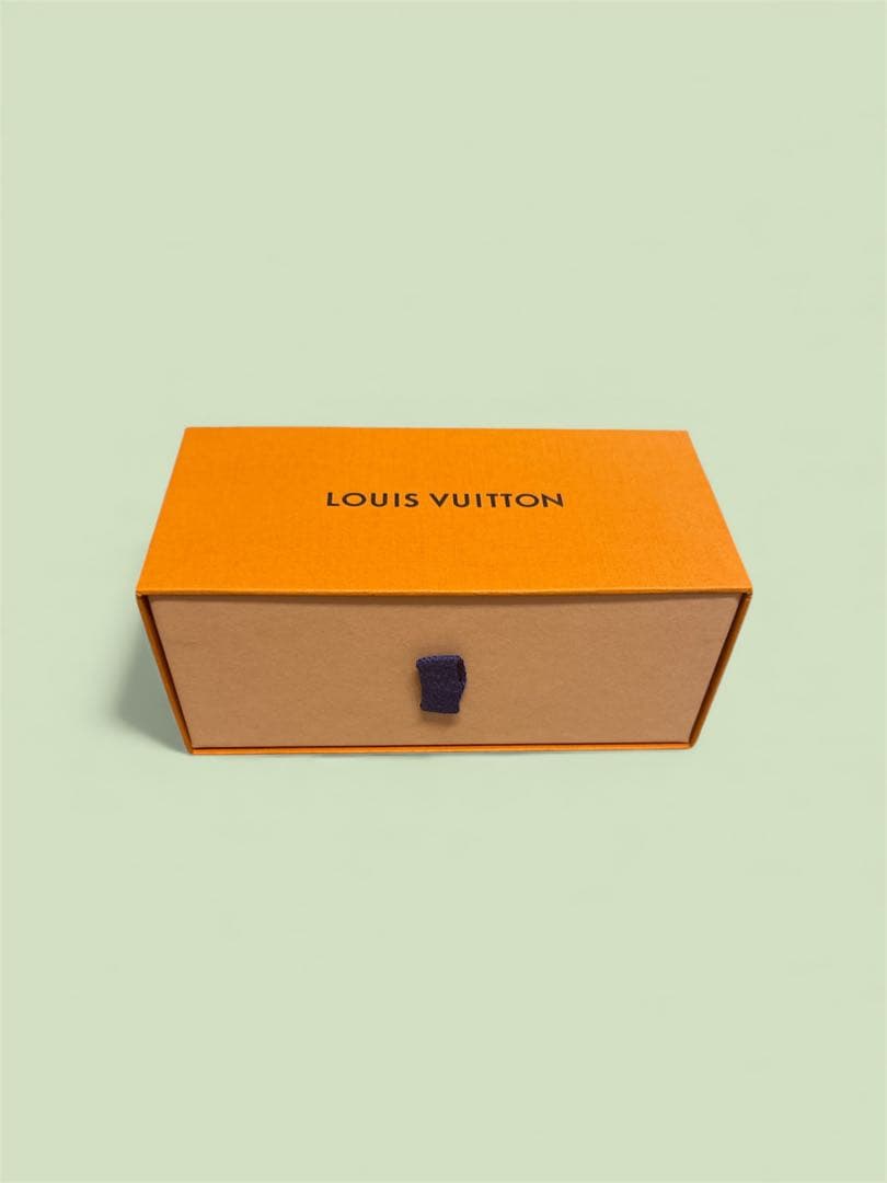 LOUIS VUITTON ブラックサングラス（美品）