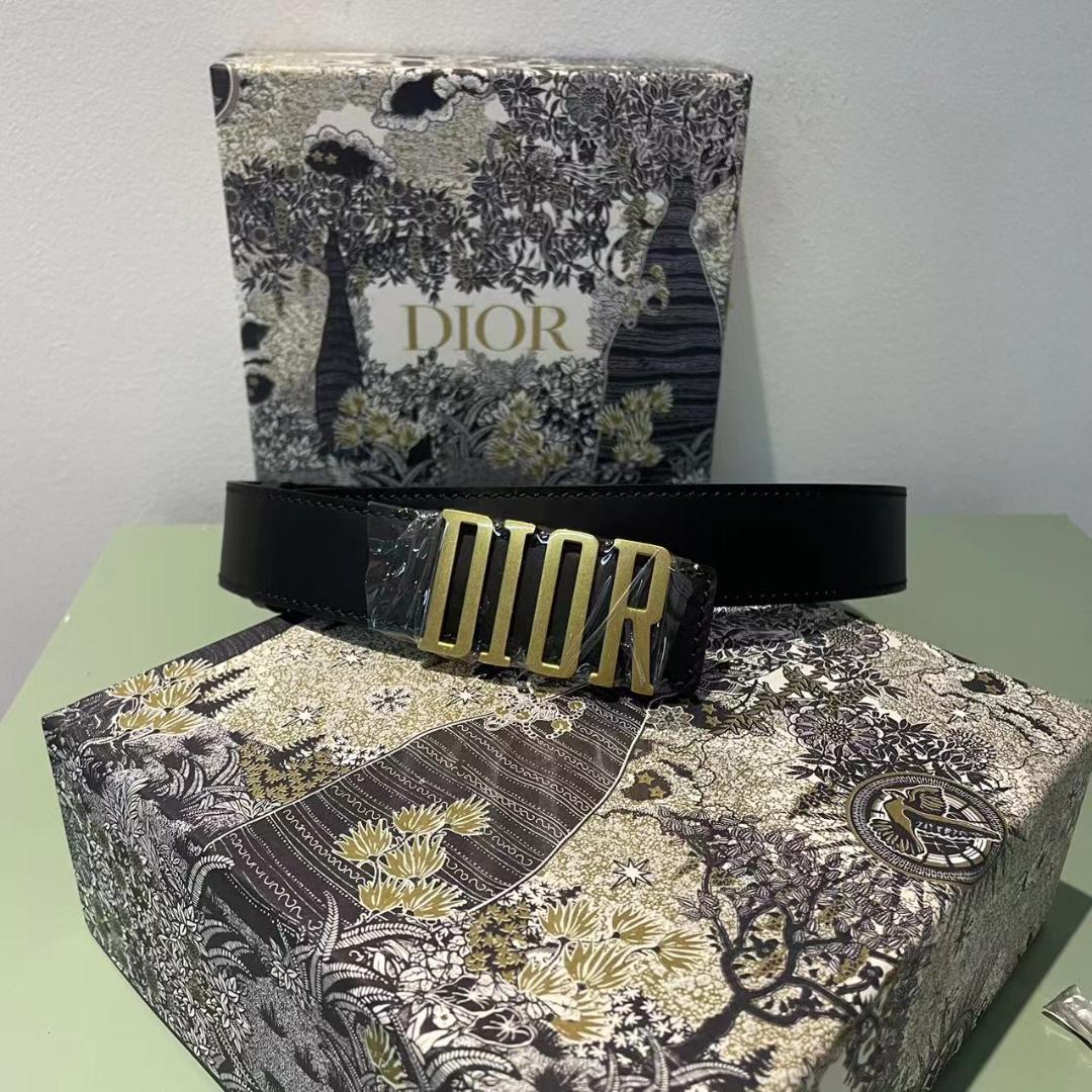 Dior ブラックレザーベルト ゴールドバックル