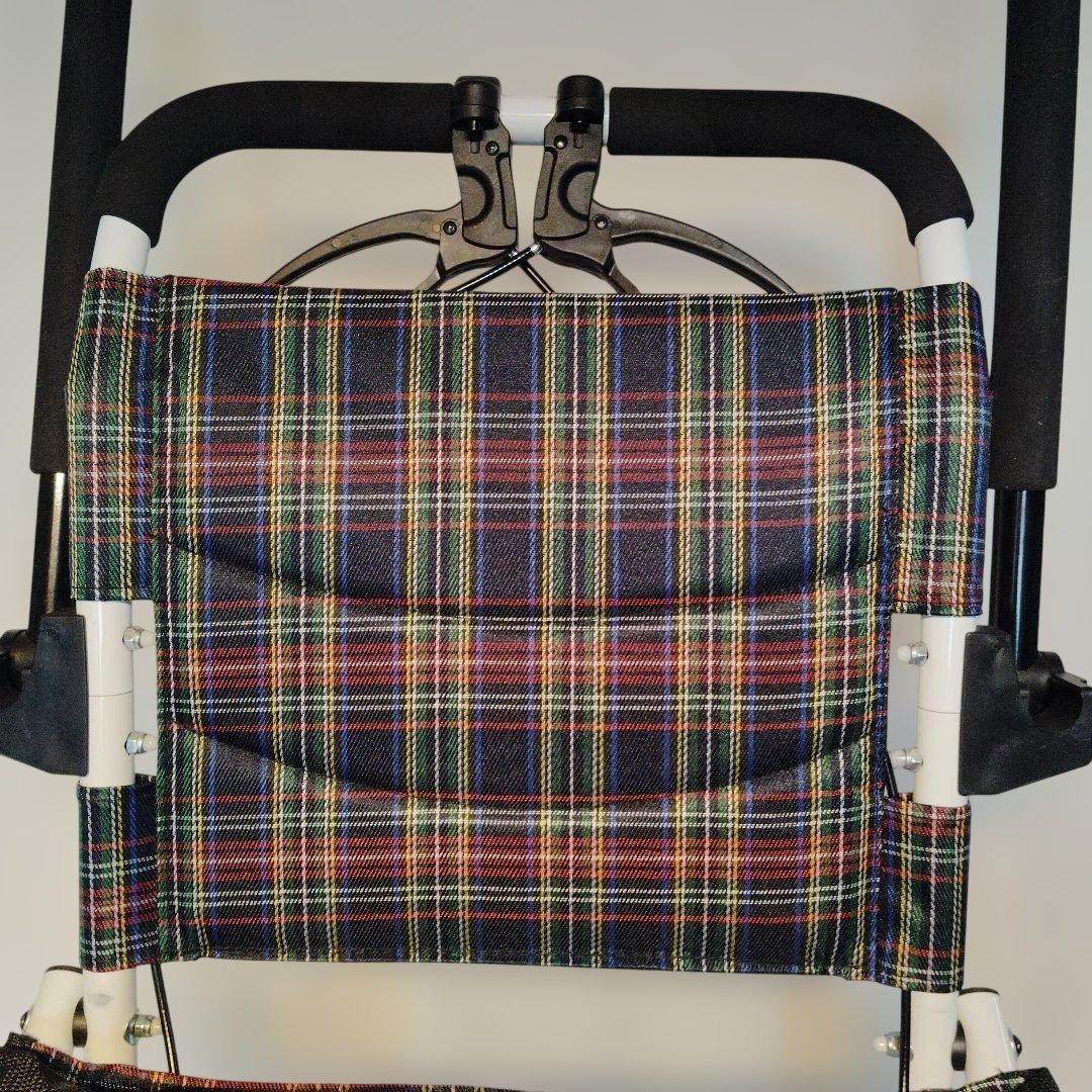 チェック柄 折りたたみ介助用車椅子