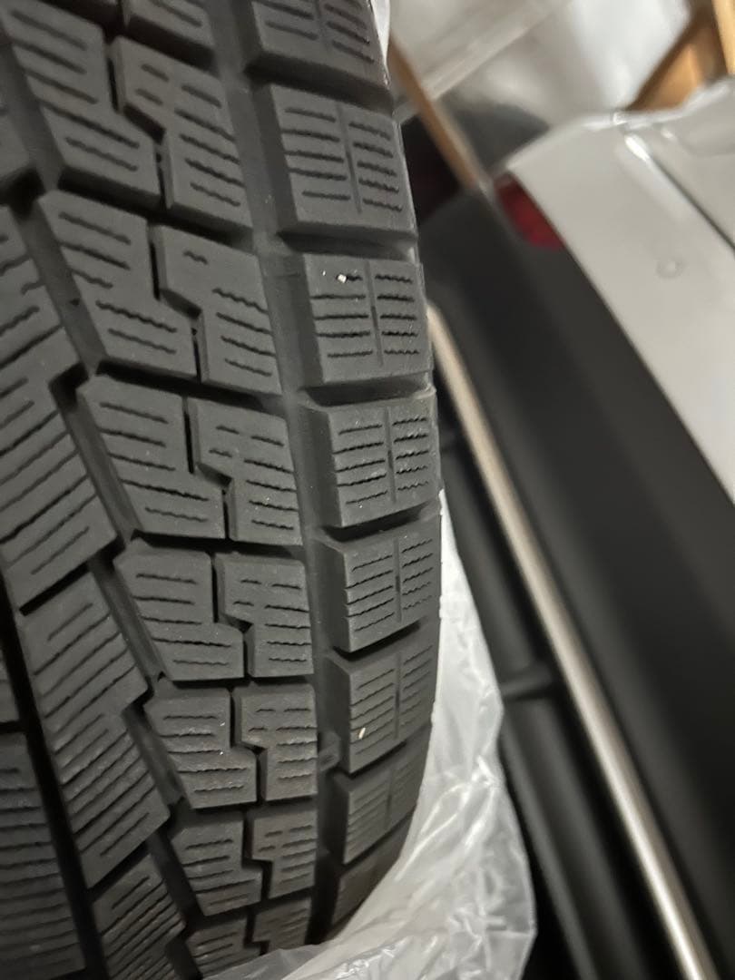 ヨコハマスタッドレスタイヤホイール235/40/19 バリ山 レクサスES使用