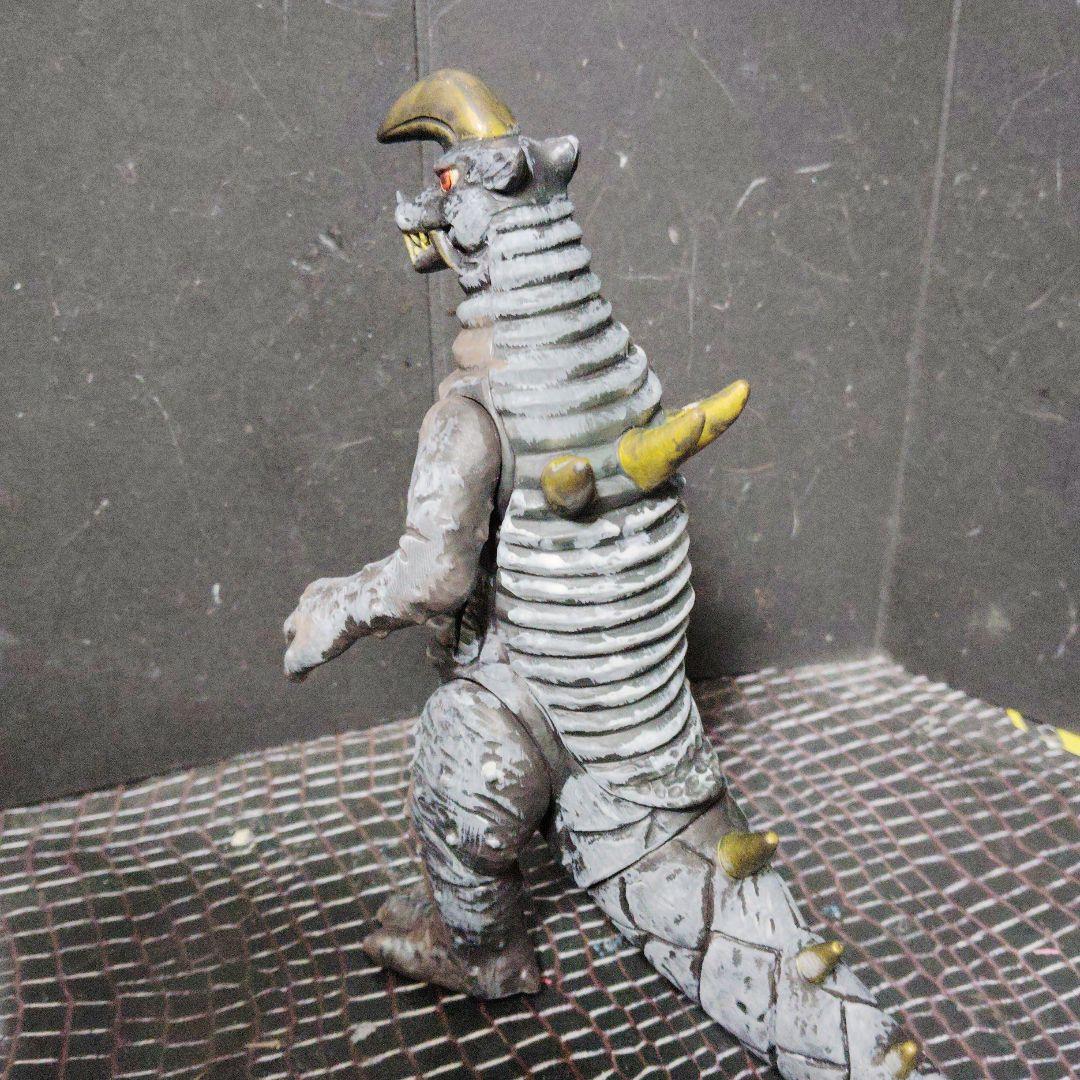 ウルトラ怪獣旧型絶版ソフビレッドキングVSブラックキング（2786tw2826）