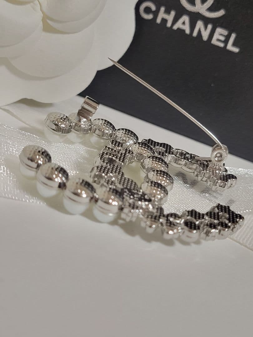 シャネル　ブローチ　パール　シルバー