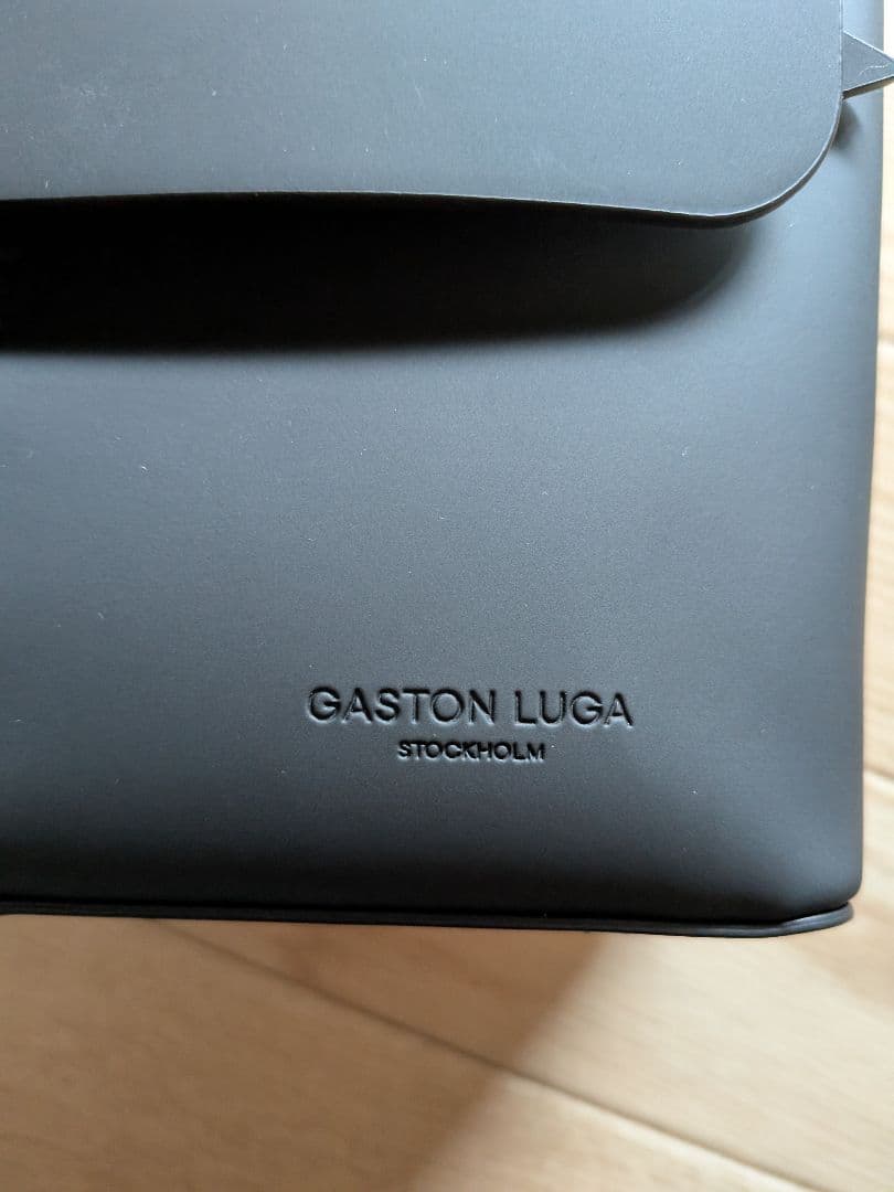 ガストンルーガ Spläsh Crossbody Bag ブラック