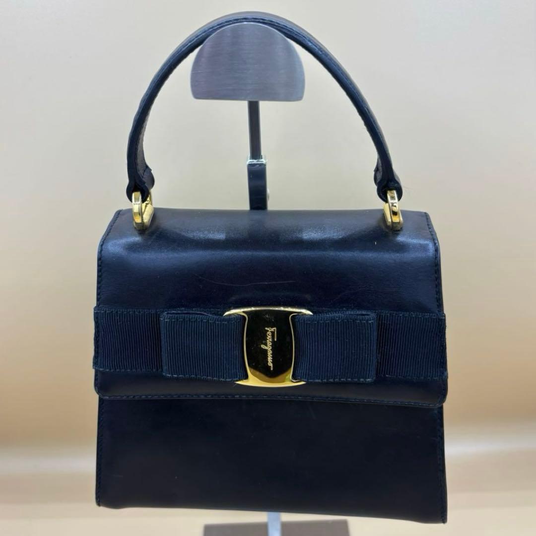 Salvatore Ferragamo ヴァラ リボン レザー ハンドバッグ
