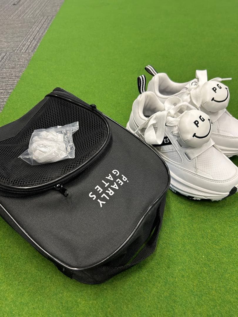 韓国パーリーゲイツ　シューズ 23サイズ