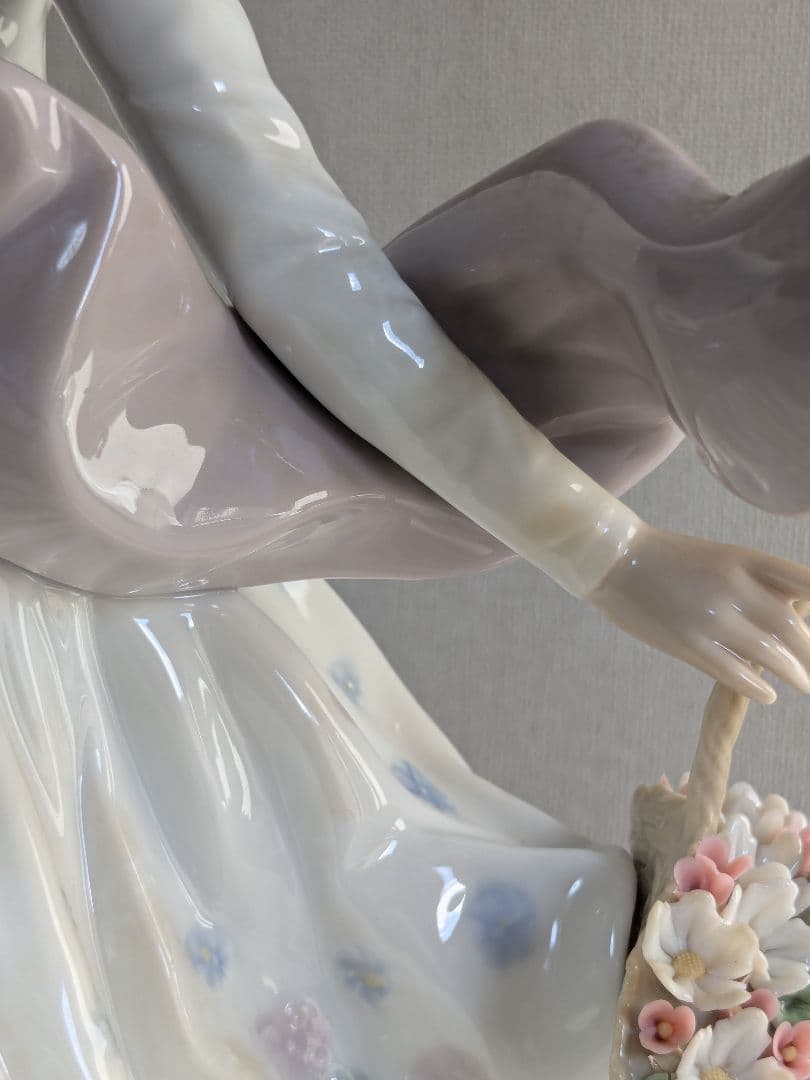 スペイン製 LLADRO リヤドロ 5898 春の輝き 置物