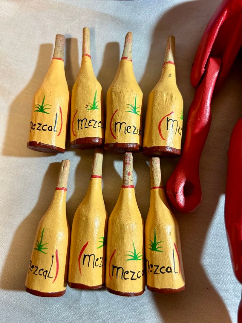 メキシコ　ウッドカービング　Inocencio Vasquez 作　「悪魔の宴」