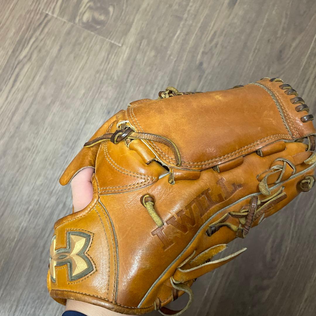 アンダーアーマー硬式投手用グローブ