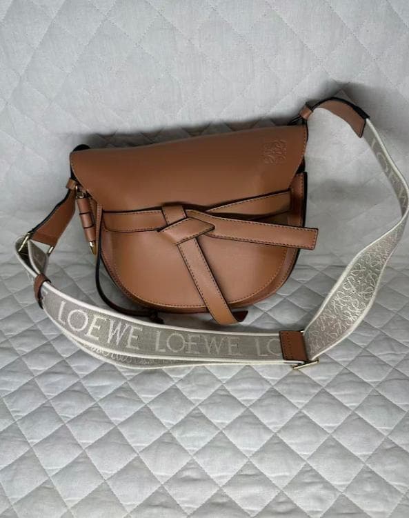 美品 LOEWE ショルダーバッグ