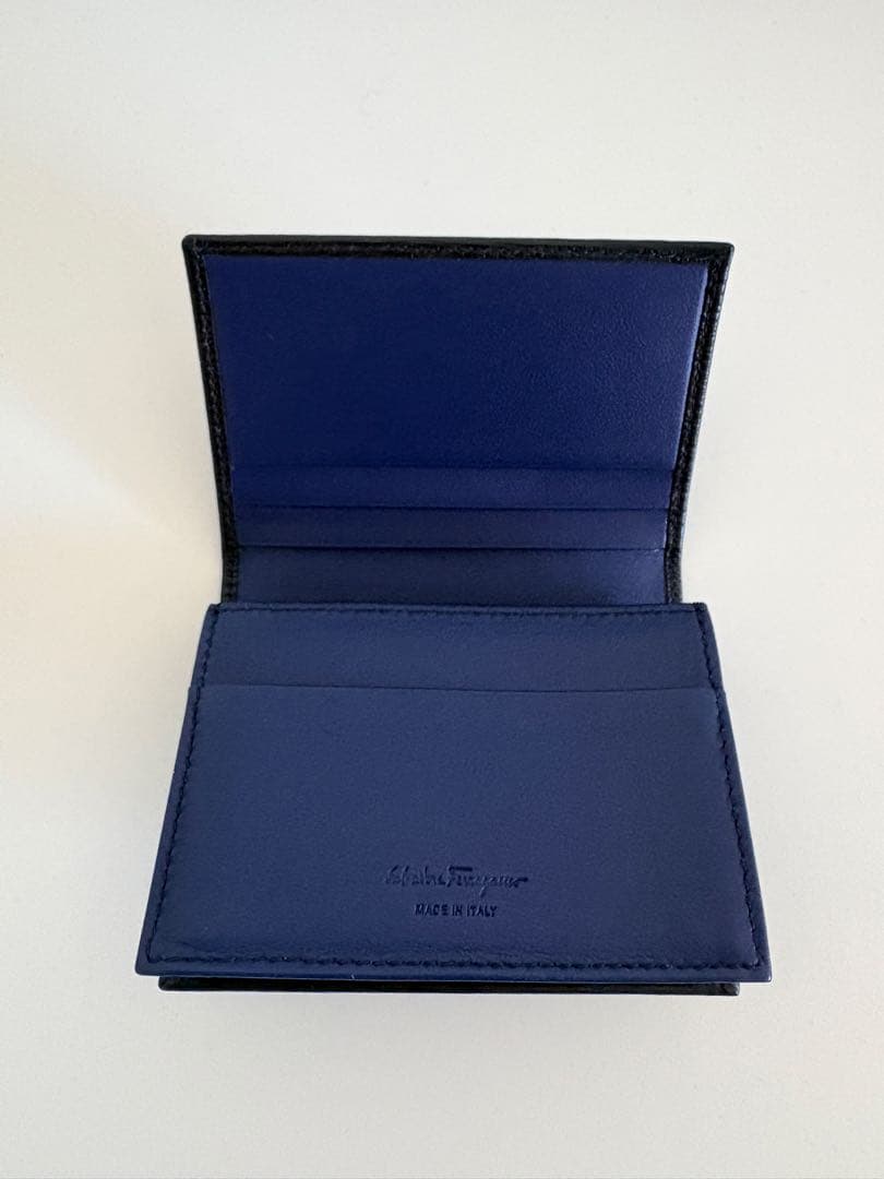 【サルヴァトーレ・フェラガモ]】名刺入れ