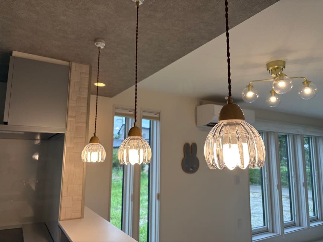 フラワー型クリアガラスペンダントライト 3灯