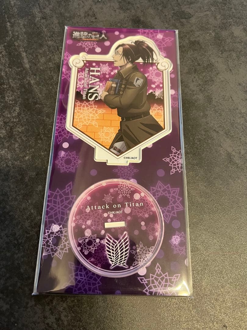 進撃の巨人　ハンジ　アクリルスタンド　横顔　冬　ムービック　アクスタ　雪