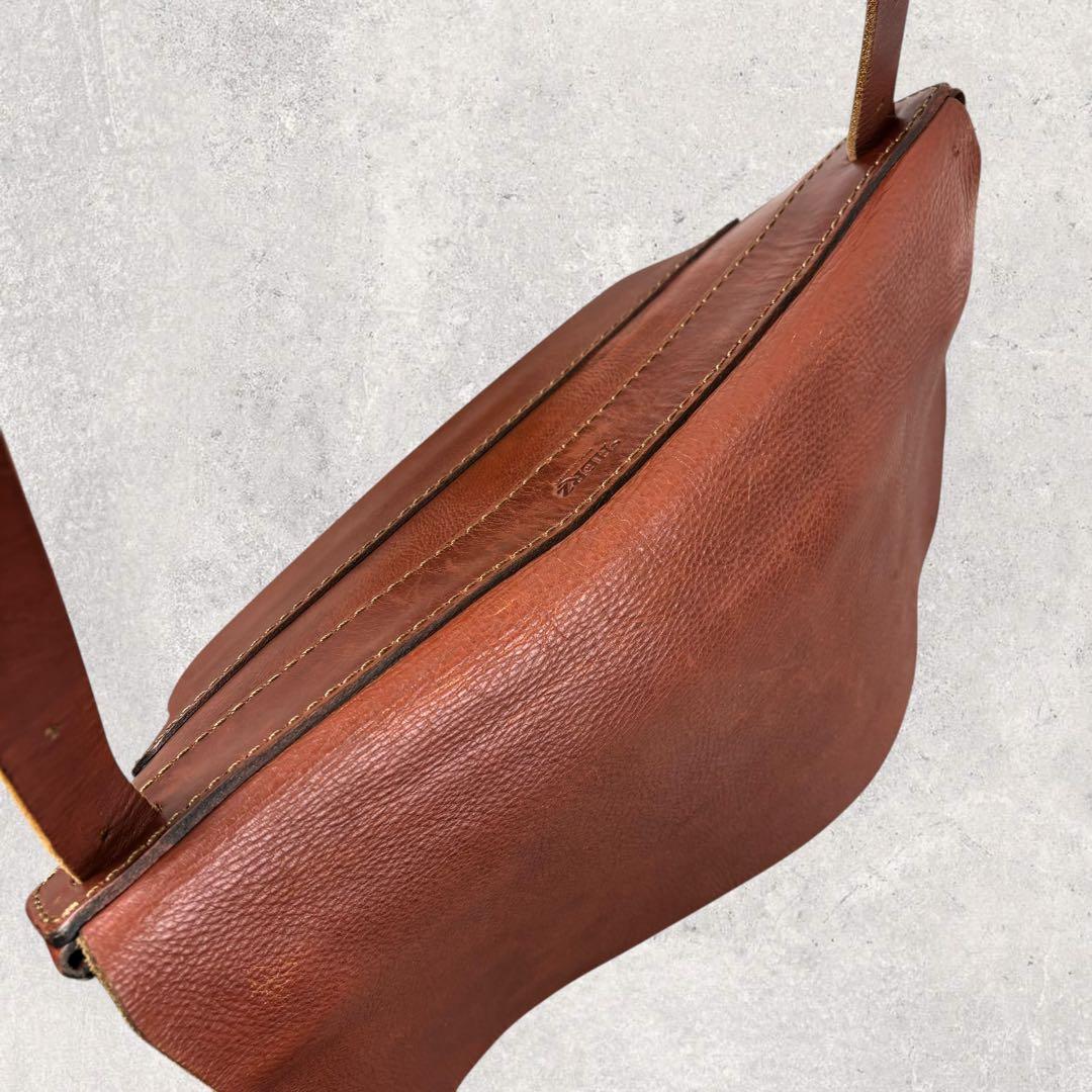 HERZ ヘルツ 半かぶせ ショルダーバッグ M ブラウン 本革 斜め掛け