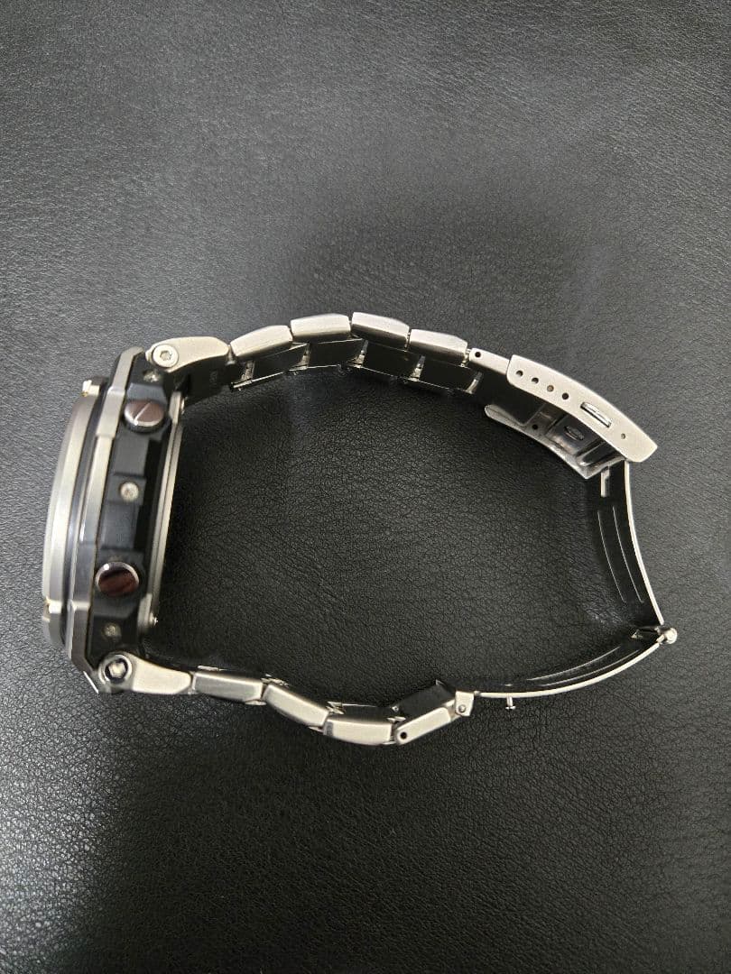 【美品】G-SHOCK GST-W110D-1A9JF メンズ 腕時計