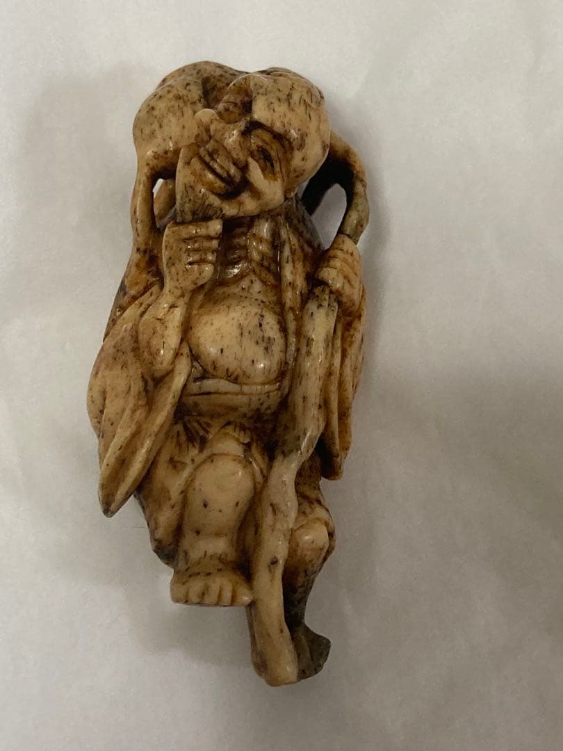 江戸期　提げ物 鹿角 蝦蟇仙人　古根付　高さ6.5cm