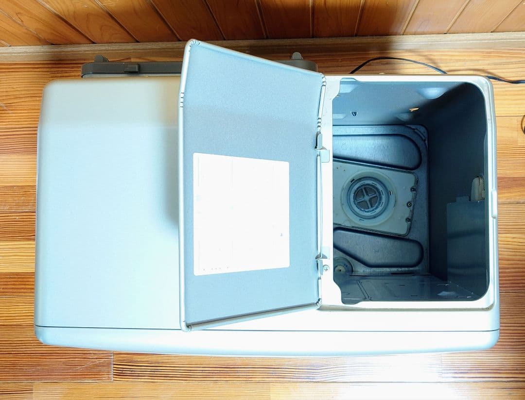 ダイニチ ブルーヒーター 石油ファンヒーター(FW- 6070LD）木造15畳