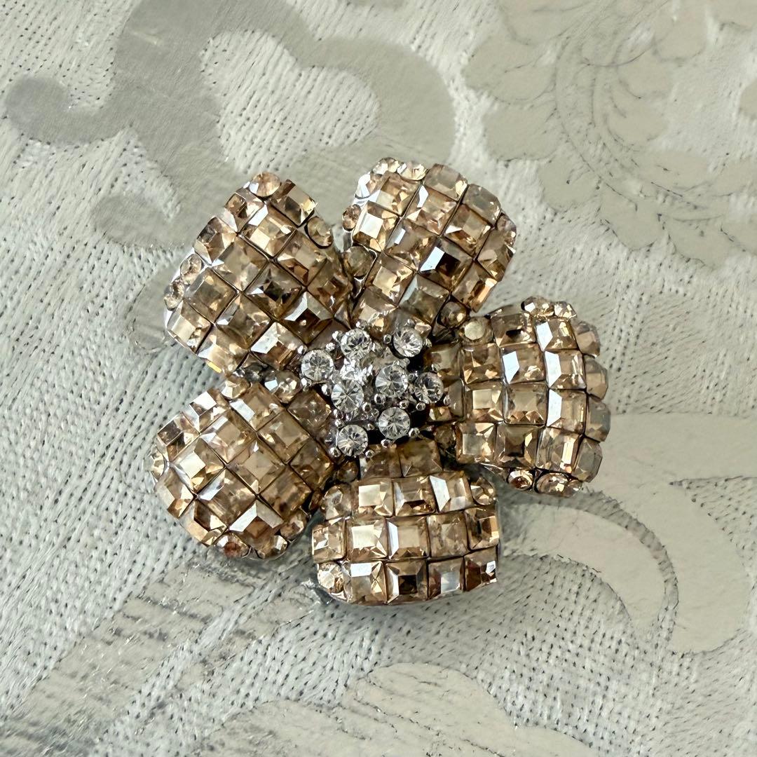 24h限定値引【極美品】FOXEY定番人気お花ブローチgold