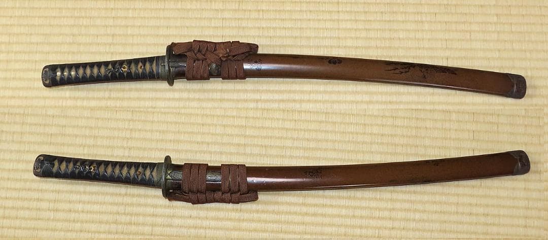 金地塗り鳳凰鞘脇差拵え（蒔絵・刀）