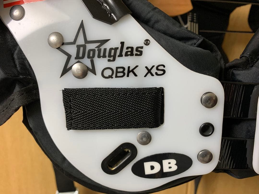 Douglas QBK XS ショルダーパッド 16\"/17\"