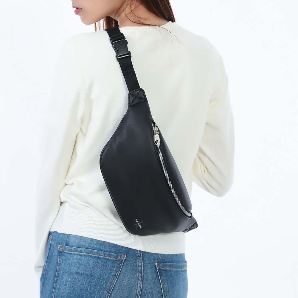 新品   LV04G3012G UB1 ボディバッグ