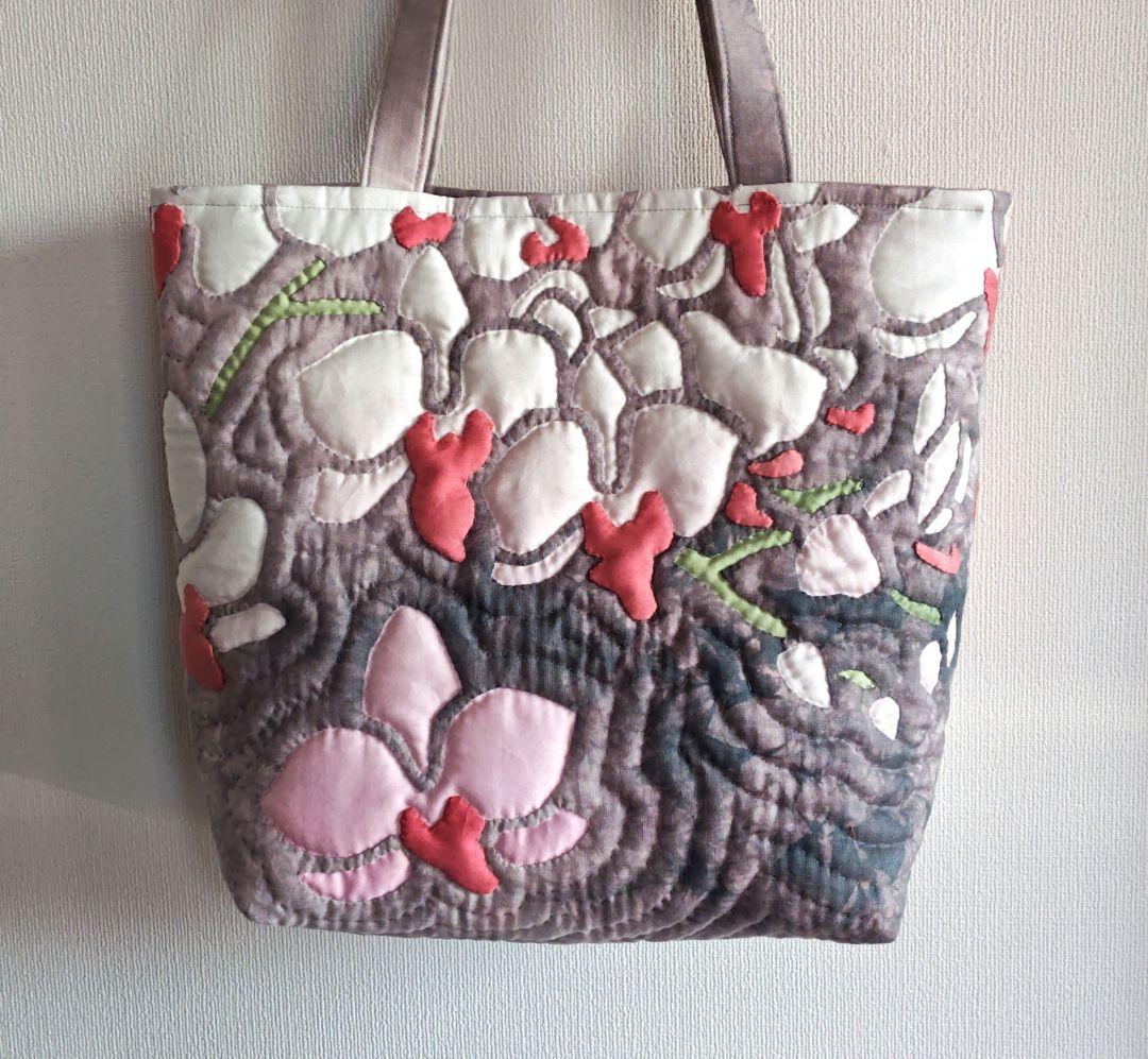 ハンドメイド　ハワイアンキルトバッグ　（胡蝶蘭）