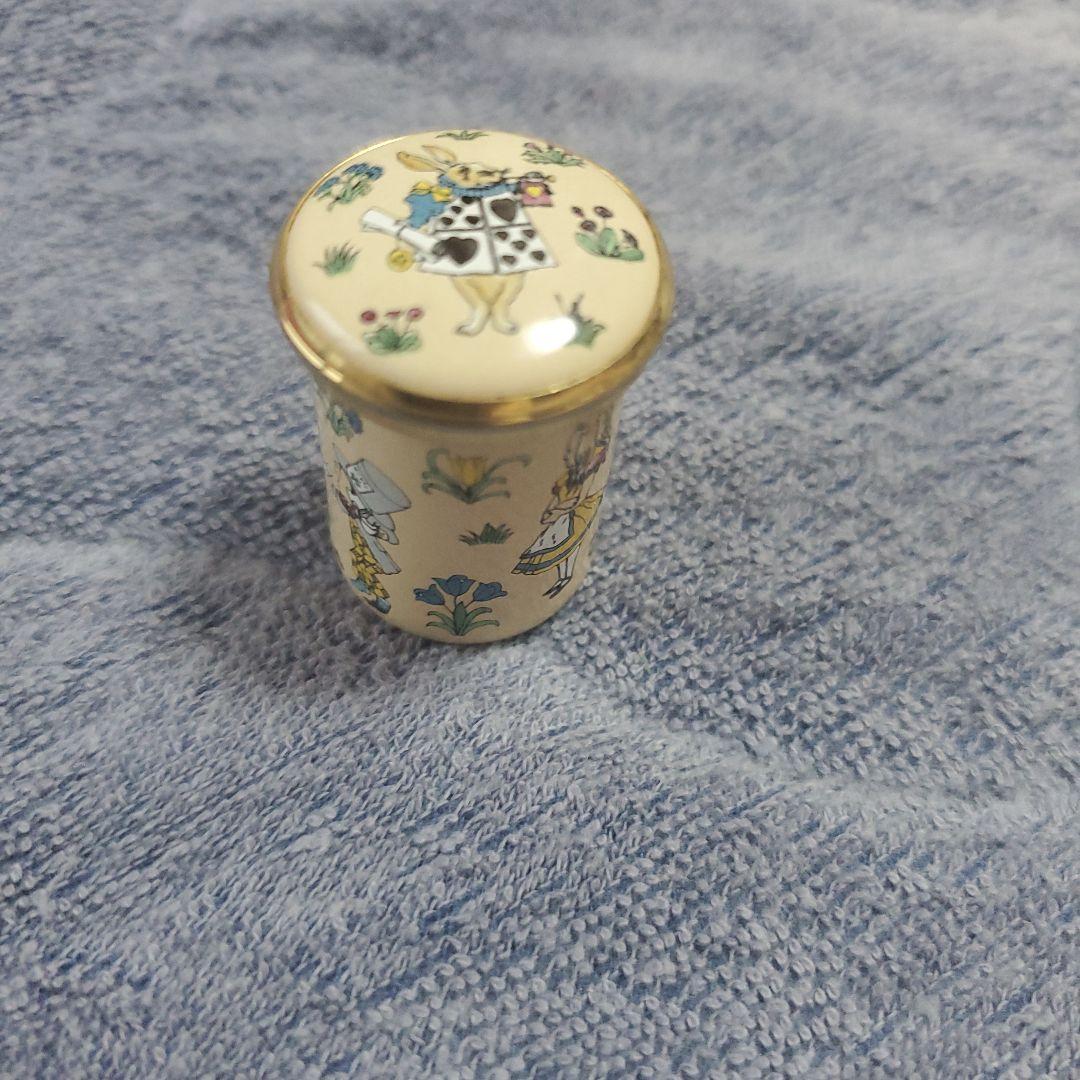 halcyon days enamels　ピルケース　アリス　ディズニー