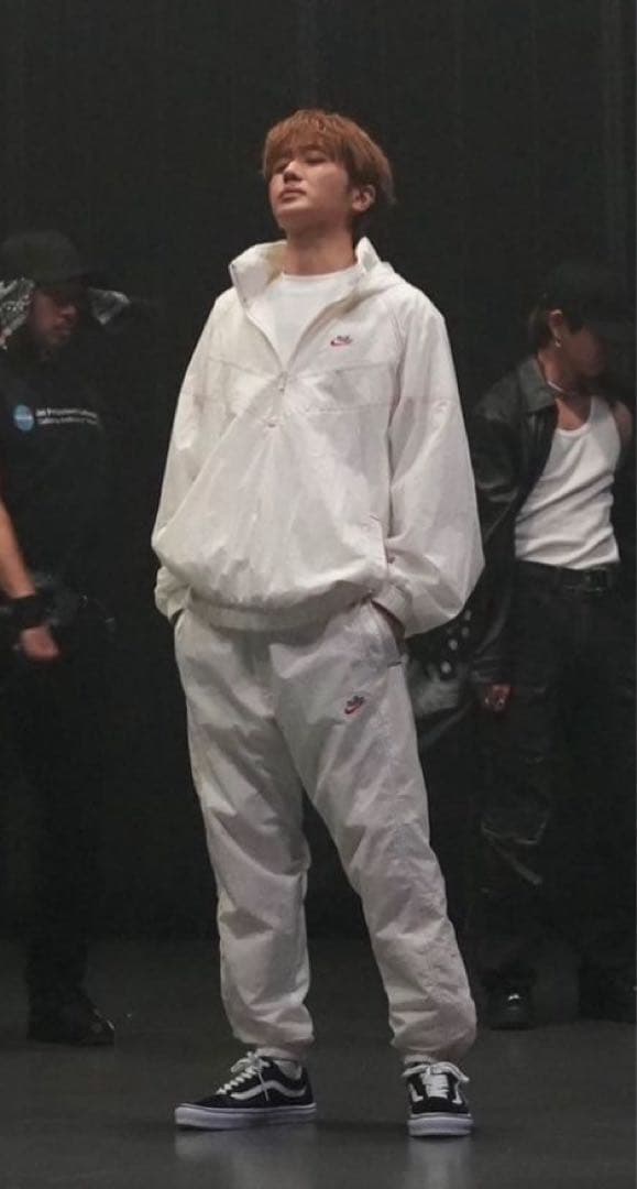 ナイキ　NIKE ランニングウィンドブレーカー Nissy 西島隆弘