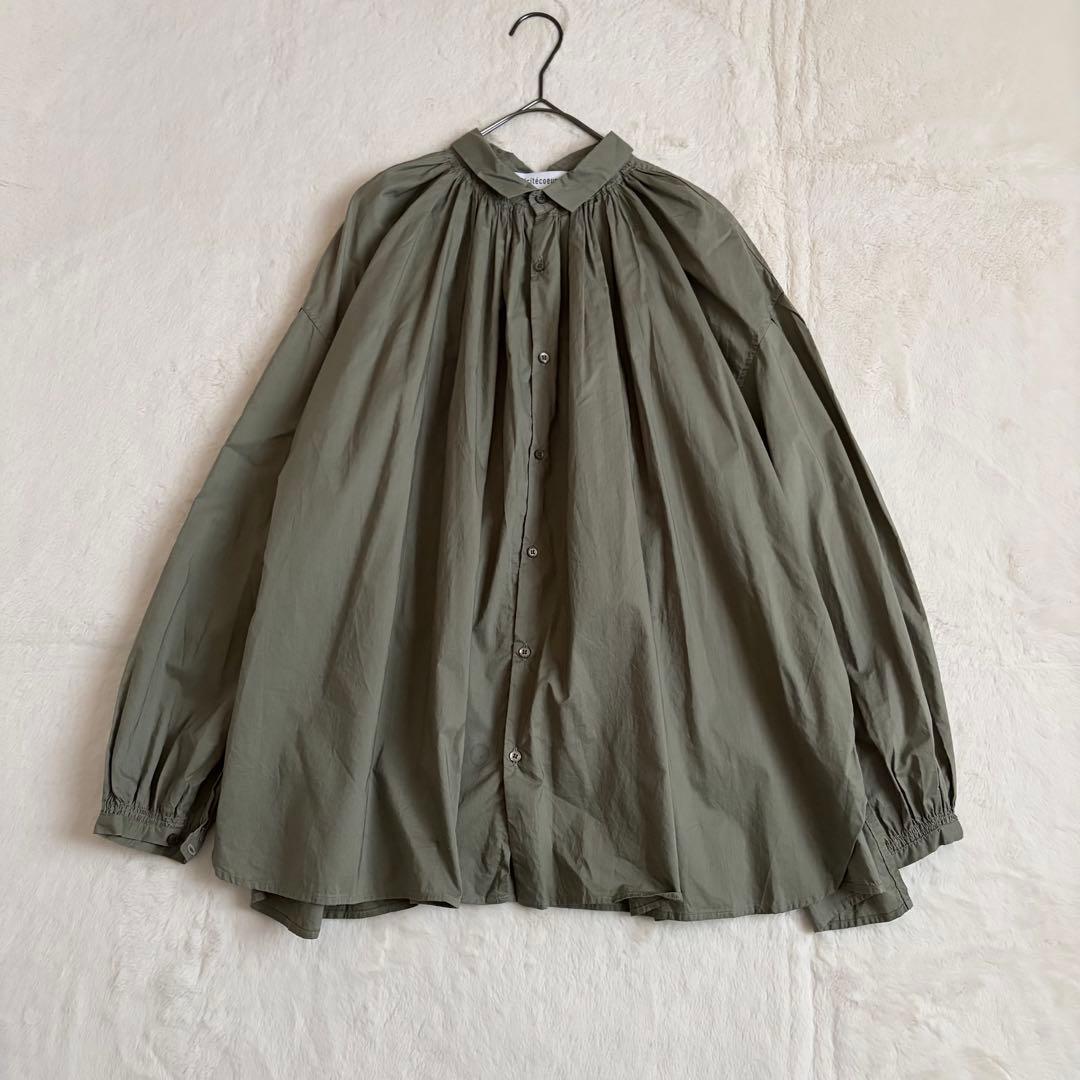 Veritecoeur ヴェリテクール　アンティークブラウス　カーキ　ギャザー