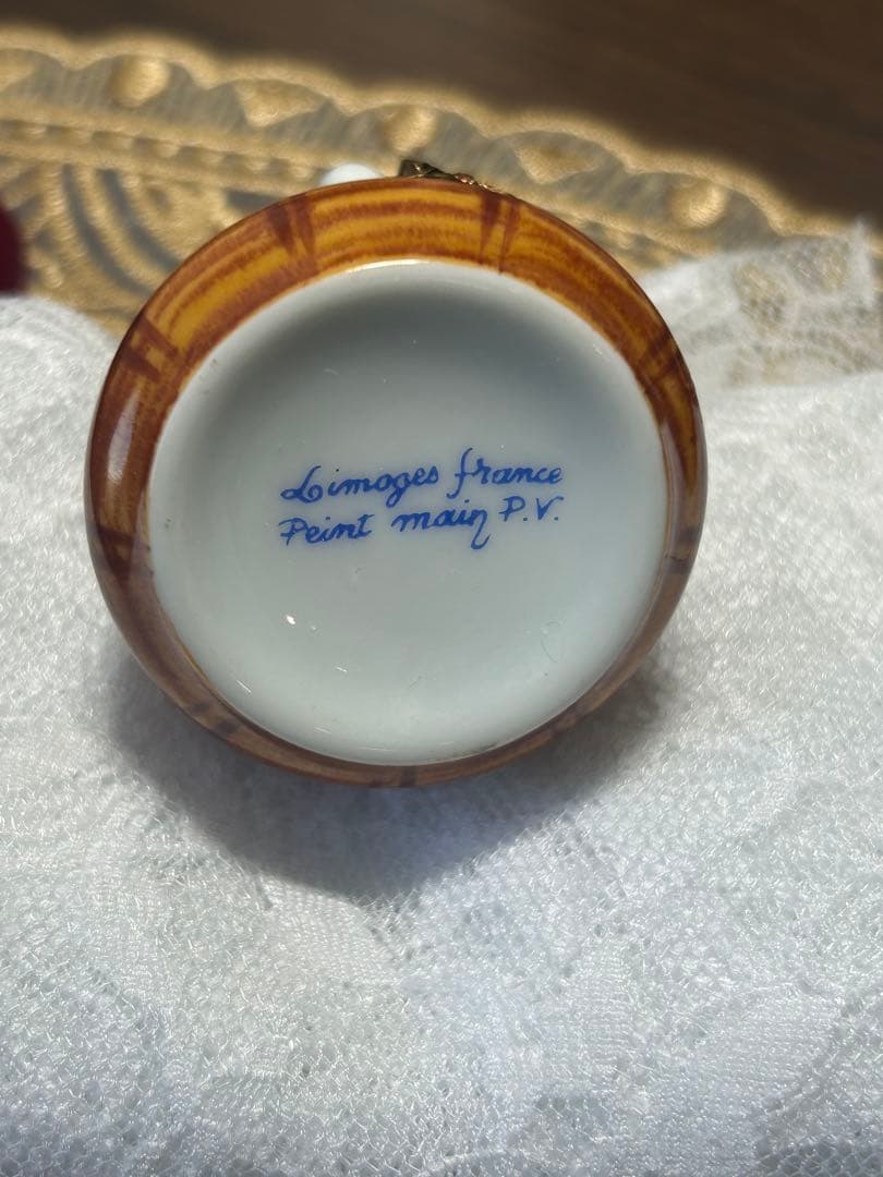 お値下げ中❣️ラスト2時間　リモージュボックス　猫ちゃん カゴの猫　小物入れ