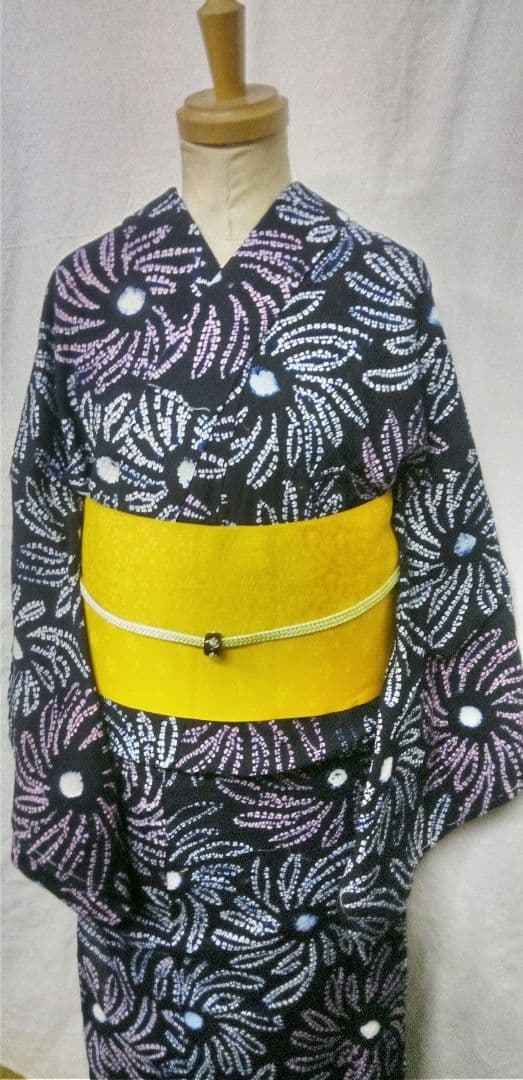 有松高級鳴海絞り、紺色花火柄入り浴衣