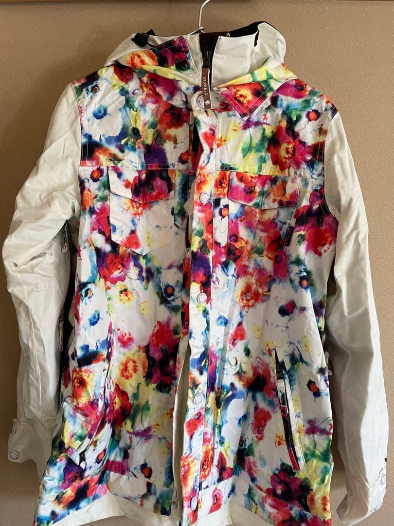 【緊急値下げ・単品購入可】ウィメンズ スノーボードウェア　上下+小物セット