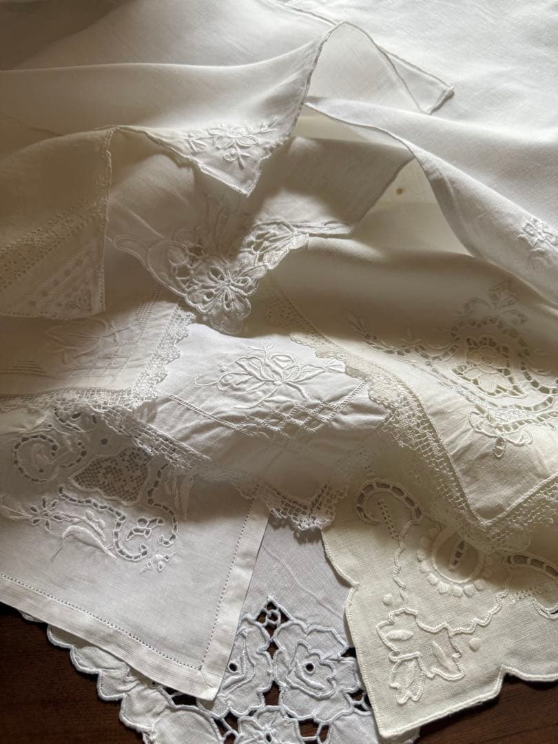 SALE❗️フランスアンティークஐ⋆*ホワイト刺繍レースのハンカチ・クロス