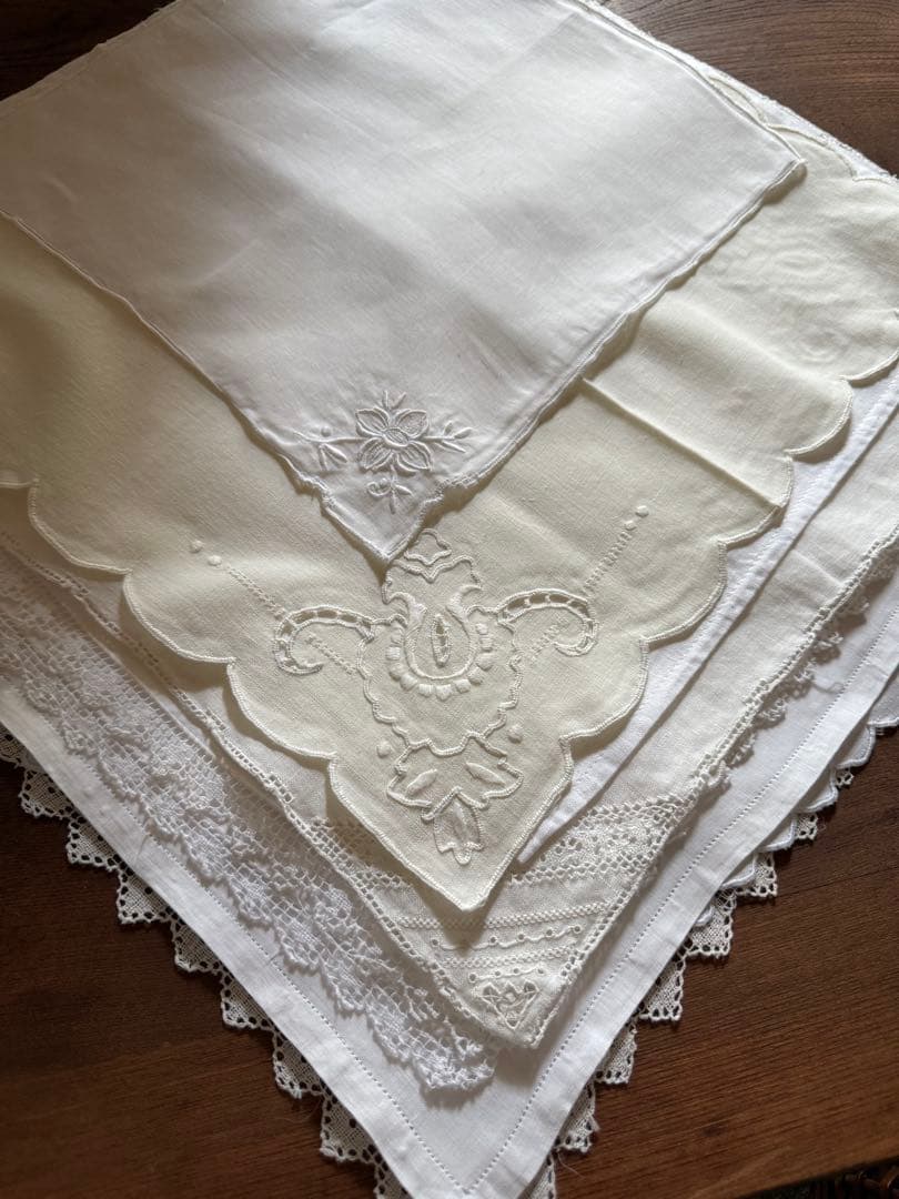 SALE❗️フランスアンティークஐ⋆*ホワイト刺繍レースのハンカチ・クロス