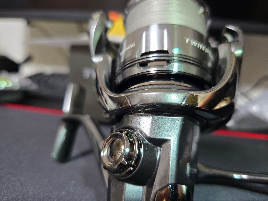 【美品】24 ツインパワー 4000MHG ◆PEラインおまけ付き◆ シマノ