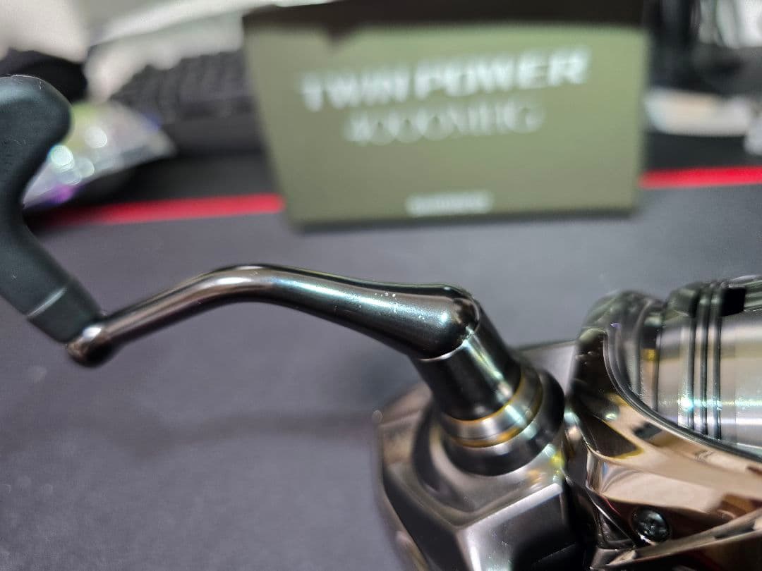 【美品】24 ツインパワー 4000MHG ◆PEラインおまけ付き◆ シマノ