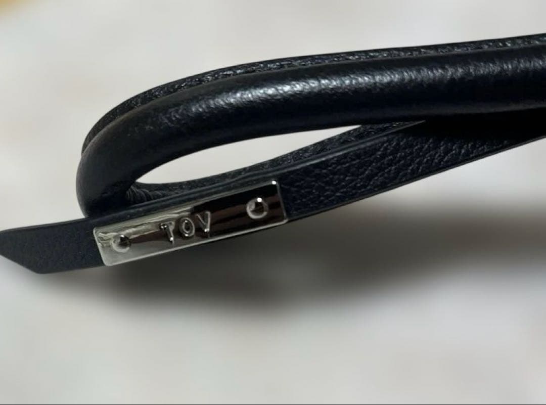 あしか TOV (トーヴ) BUFF BODY レザーボディバッグ