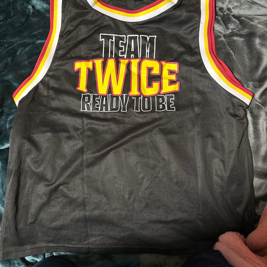 twice タンクトップ