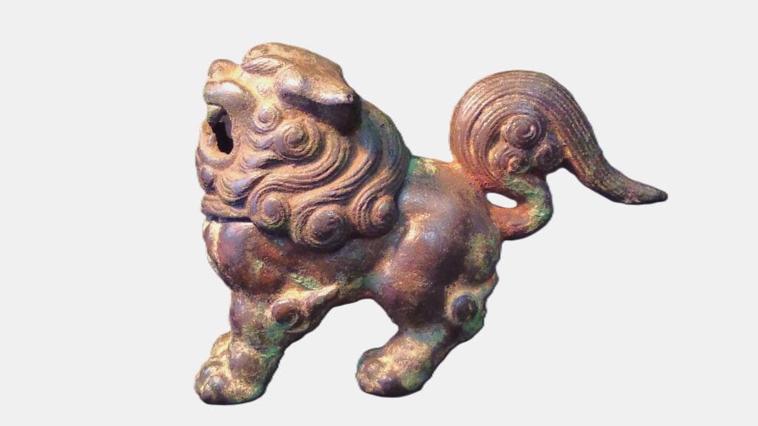 【 狛獅子香炉 】　鉄地真鍮鍍金　室町末～江戸初期