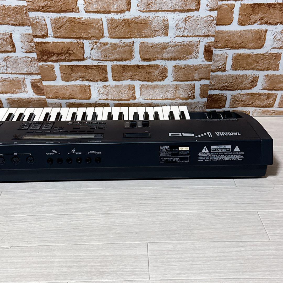 YAMAHA シンセサイザー　V50 ヤマハ　キーボード　音楽
