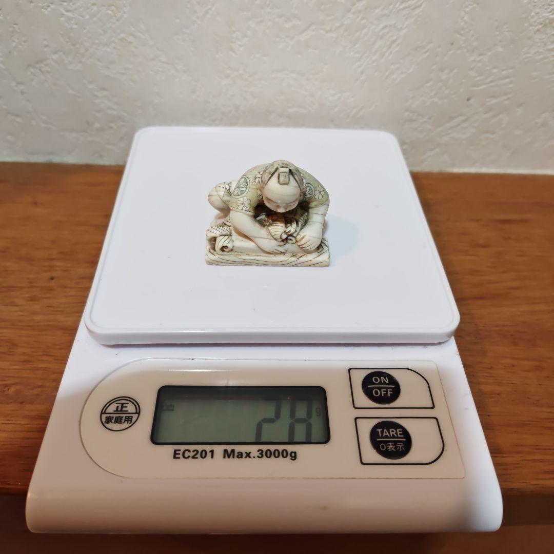 時代提物 彩色人物根付 天然素材 在銘【江戸の暮らし】高さ約4cm 重さ約28ｇ