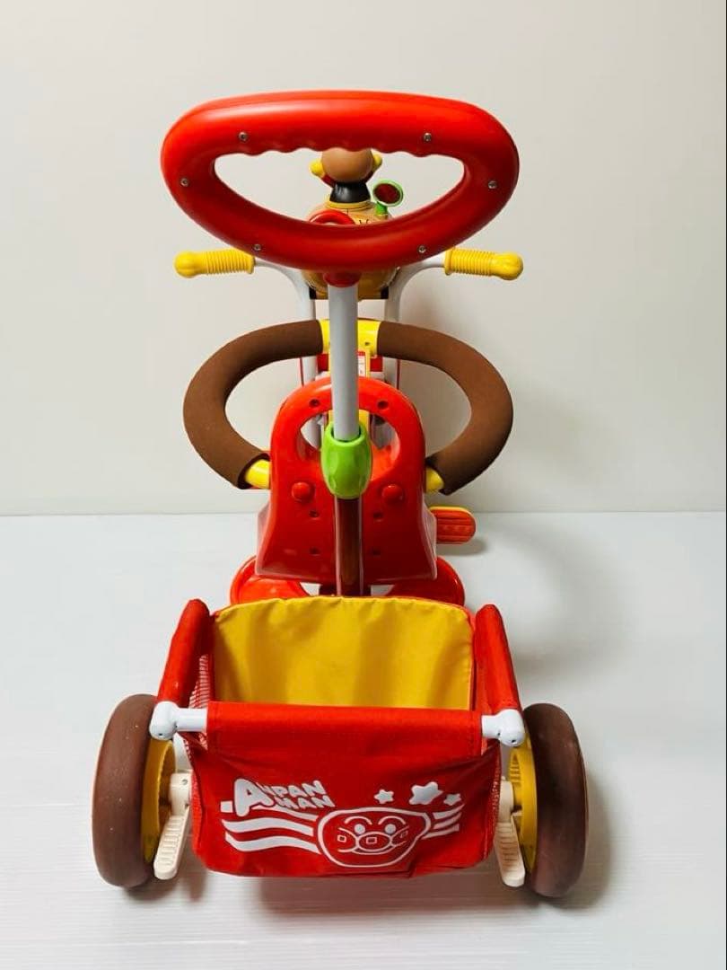 おでかけ三輪車 わくわくアンパンマンごう ピースII レッド