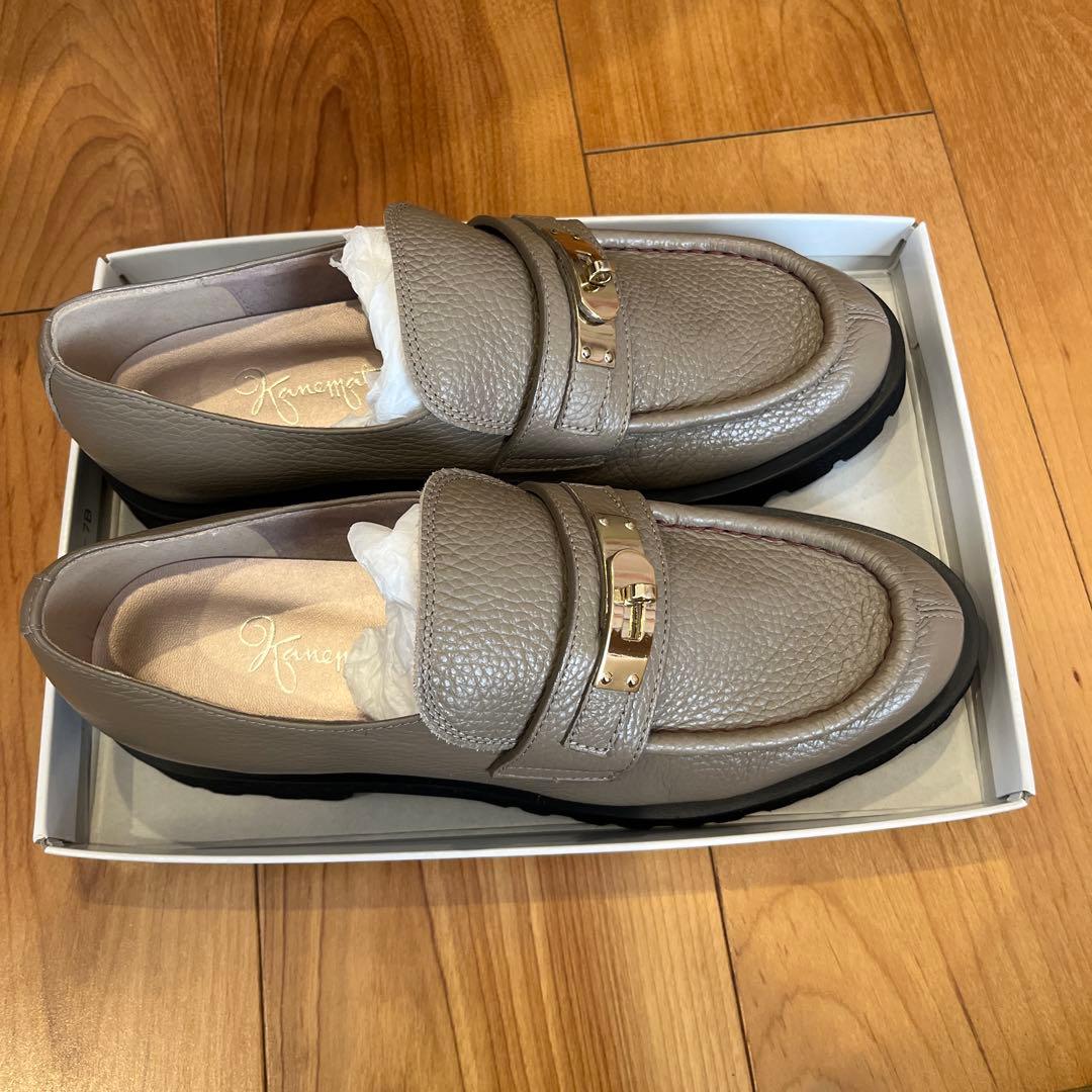 銀座かねまつ ベージュ レザー ローファー