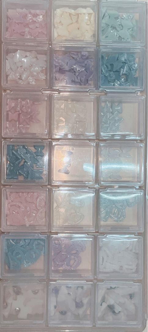 ネイルパーツ　まとめ売り　大量　デコパーツ　キラキラ　ビジュー　キャラクター